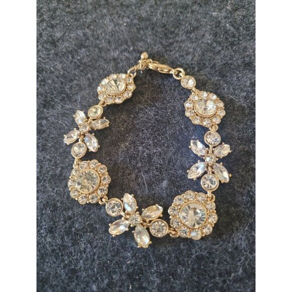 Sparkling Gold and White Floral Bracelet - Picture 1 of 2